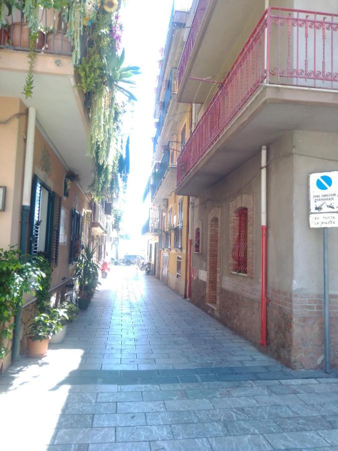 Vacanza Taormina Mare Mazzeo Bagian luar foto
