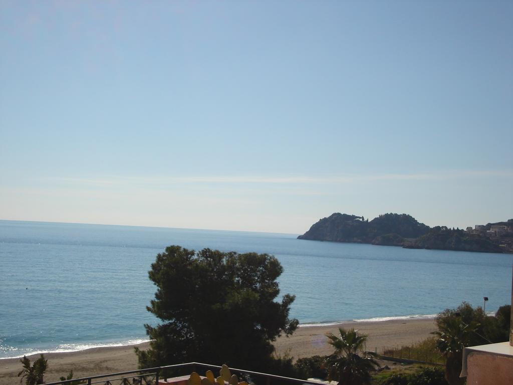 Vacanza Taormina Mare Mazzeo Ruang foto