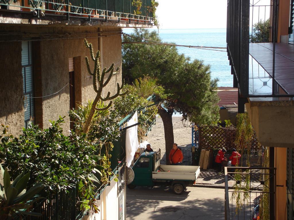Vacanza Taormina Mare Mazzeo Ruang foto
